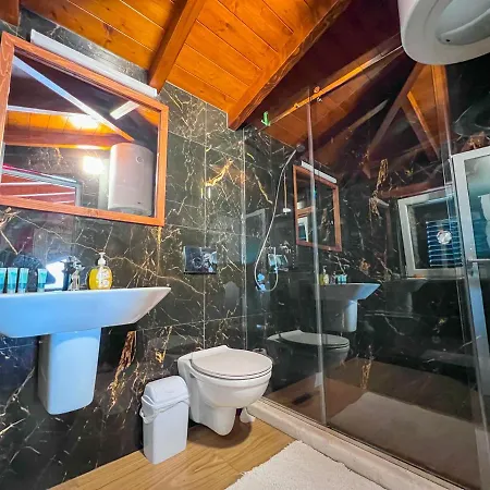 Ibiza Hotel Baks-Rrjoll